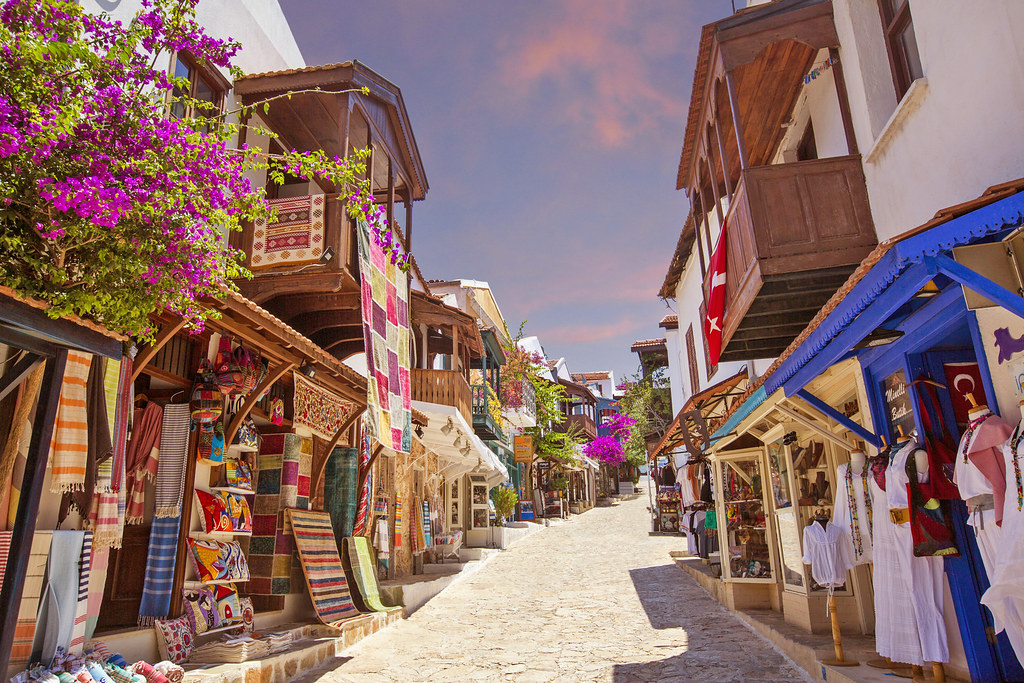 Kaş Uzun Çarşı